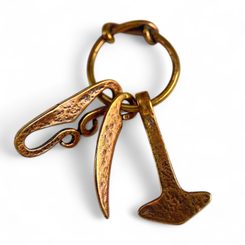 SEVERSKÝ AMULET, THOROVO KLADIVO, OCÍLKA A NŮŽ, BRONZ - PŘÍVĚSKY - ŠPERKY