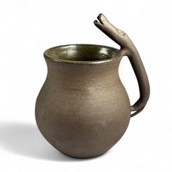 KELTSKÁ ČÍŠE S KANCEM ČI SNAD VLKEM - HISTORICKÁ KERAMIKA - STOLOVÁNÍ