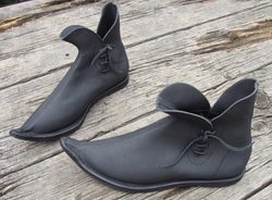 TULIPÁNY, gotické nízké boty