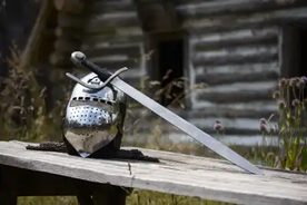 HMB - swords, falchions, axes, weapons