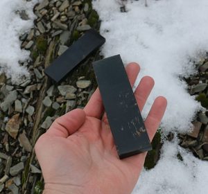 BUVOLÍ ROH - BLOK 35X120X12 MM, ČERNÝ, 2 KUSY - MATERIÁL NA STŘENKY NOŽŮ{% if kategorie.adresa_nazvy[0] != zbozi.kategorie.nazev %} - BUSHCRAFT, LIVING HISTORY, ŘEMESLA{% endif %}