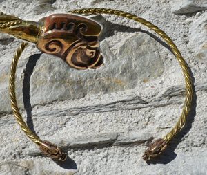 COLLACH, KELTSKÝ NÁKRČÍK TORQUES MOSAZNÝ - TORQUESY - ŠPERKY