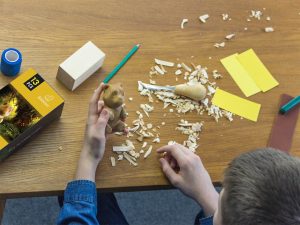 ŘEZBÁŘSKÁ SADA PRO CELOU RODINU, MEDVĚD, DIY05 - ŘEZBÁŘSKÁ DLÁTA - TÁBOŘENÍ A ŘEMESLA