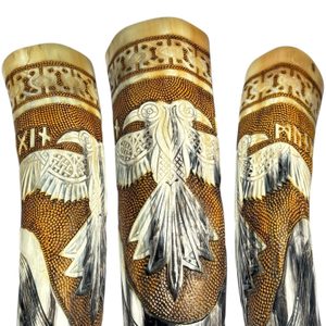 HUGINN A MUNINN, ZDOBENÝ VIKINGSKÝ ROH - ROHY NA PITÍ - STOLOVÁNÍ