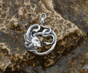 MEDUSA, ANTICKÝ STŘÍBRNÝ PŘÍVĚSEK, AG 925, 14G - PŘÍVĚSKY - STŘÍBRNÉ ŠPERKY