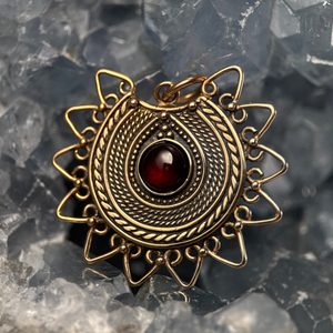 LADA, ŠPERK INSPIROVANÝ VELKOU MORAVOU, BRONZ - PŘÍVĚSKY - ŠPERKY
