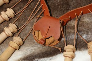 BANDALÍR S APOŠTOLY, VÁČEK NA KULE - PŘÍSLUŠENSTVÍ PALNÝCH ZBRANÍ - ZBRANĚ