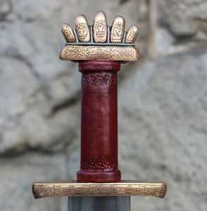RUNAR, ZDOBENÝ VIKINSKÝ MEČ, PETERSEN TYP O, BRONZ, STŘÍBRO 925 - VIKINSKÉ MEČE - ZBRANĚ