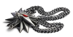 ZAKLÍNAČSKÝ MEDAILON VLK AMULET - SVÍTÍCÍ OČI - THE WITCHER  - ZAKLÍNAČ{% if kategorie.adresa_nazvy[0] != zbozi.kategorie.nazev %} - LICENCOVANÉ ZBOŽÍ - FILMY, HRY, SERIÁLY{% endif %}