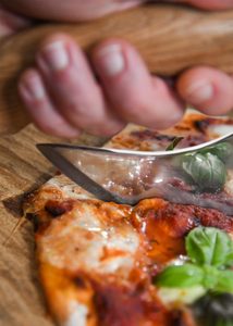 SEKERA NA PIZZU - SEKERY - ZBRANĚ