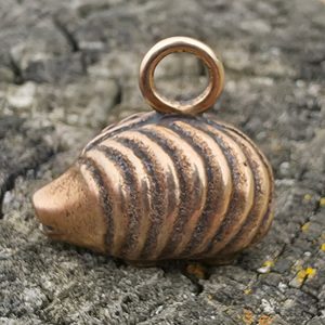 PŘÍVĚSEK KELTSKÝ JEŽEK, REPLIKA LA TÈNE, BRONZ - PŘÍVĚSKY - ŠPERKY