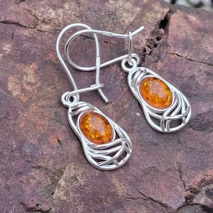 WARTA, STŘÍBRNÉ NÁUŠNICE, JANTAR, AG 925 - ŠPERKY S JANTAREM - STŘÍBRNÉ ŠPERKY
