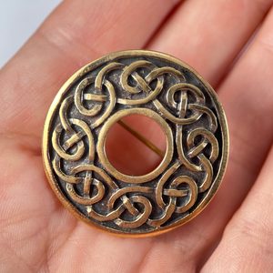 PROPLÉTANÁ BROŽ, KELTSKÁ INSPIRACE - BROŽE A KNOFLÍKY - ŠPERKY