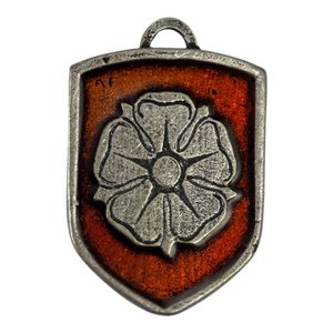 ROŽMBERSKÁ RŮŽE, STŘEDOVĚKÝ ERB VE ŠTÍTU, ZINEK, SMALT - VŠECHNY AMULETY, VLASTNÍ VÝROBA - ŠPERKY