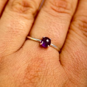 YENNEFER, PRSTEN, AMETYST STŘÍBRO 925/1000 - PRSTENY - STŘÍBRNÉ ŠPERKY