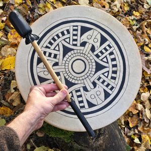 ŠAMANSKÝ BUBEN, 40 CM - VIKINGSKÉ ŠELMY BORRE STYL - BUBNY - TÁBOŘENÍ A ŘEMESLA