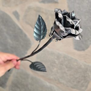 KOVANÁ RŮŽE 40CM - KOVANÉ VÝROBKY - KOVÁŘSTVÍ A MINCE