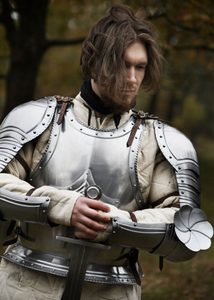 STŘEDOVĚKÝ PŘEDNÍ KYRYS A ZADNÍ PLÁT 1,2 MM - ČÁSTI ZBROJE - ZBROJE