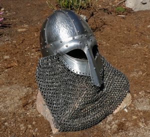HAGBARD, VIKINGSKÁ PŘILBA S OPLETEM - VIKINSKÉ PŘILBY - ZBROJE