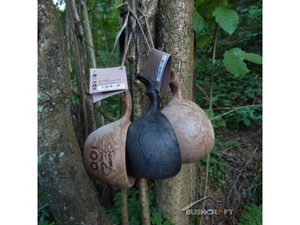 KUPILKA KUKSA 370 ML VELKÁ - ORIGINÁL (HNĚDÁ) - KUKSY - FINSKÉ NÁDOBÍ{% if kategorie.adresa_nazvy[0] != zbozi.kategorie.nazev %} - BUSHCRAFT, LIVING HISTORY, ŘEMESLA{% endif %}