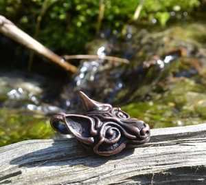 VLK FENRIR, VIKINSKÝ VÝTVARNÝ STYL, AMULET, CÍN, POMĚDĚNO - VIKINGSKÉ AMULETY - ŠPERKY