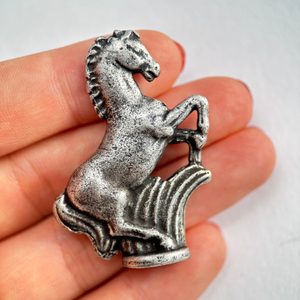 KŮŇ, FIGURKA, ZINEK - KOVOVÉ FIGURKY A DEKORACE - HOME DECOR