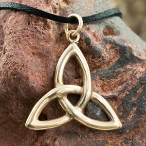 TRIQUETRA, KELTSKÝ PŘÍVĚŠEK, BRONZ - PŘÍVĚŠKY, NÁHRDELNÍKY{% if kategorie.adresa_nazvy[0] != zbozi.kategorie.nazev %} - ŠPERKY - BRONZ, ZINEK, BIŽUTERIE{% endif %}