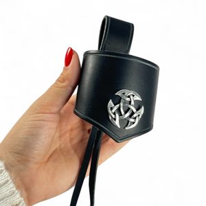 KELTSKÝ UZEL, KOŽENÝ DRŽÁK NA PICÍ ROH - ROHY NA PITÍ - STOLOVÁNÍ