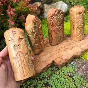 SEVERŠTÍ BOHOVÉ, SADA DŘEVĚNÝCH SOŠEK - 4 KUSY - SOŠKY, RELIÉFY, TRUHLY - HOME DECOR