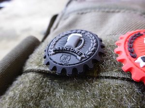 PIVNÍ VRŠEK, BEERZONENKRONENKORKEN, 3D PATCH NÁŠIVKA, SUCHÝ ZIP - NÁŠIVKY - VOJENSKÉ{% if kategorie.adresa_nazvy[0] != zbozi.kategorie.nazev %} - BUSHCRAFT{% endif %}