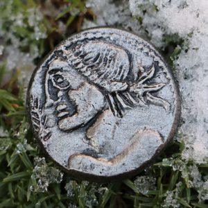 BUSU, KELTSKÁ TETRADRACHMA, REPLIKA - MINCE, NUMISMATIKA{% if kategorie.adresa_nazvy[0] != zbozi.kategorie.nazev %} - KOVÁŘSTVÍ{% endif %}