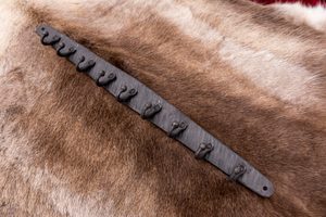 KOVANÝ VĚŠÁK - 9 HÁČKŮ - KOVANÉ BYTOVÉ DOPLŇKY - KOVÁŘSTVÍ A MINCE