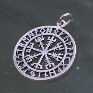 VEGVÍSIR - ISLANDSKÁ RUNA, PŘÍVĚŠEK AG 925, MALÝ - PŘÍVĚSKY{% if kategorie.adresa_nazvy[0] != zbozi.kategorie.nazev %} - STŘÍBRNÉ ŠPERKY, ZLATÉ{% endif %}