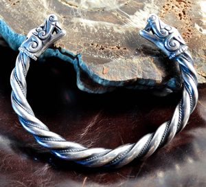 VIKINGSKÝ GOTLANDSKÝ STŘÍBRNÝ NÁRAMEK, VLCI, AG 925, 63 G - NÁRAMKY - STŘÍBRNÉ ŠPERKY