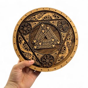 VALKNUT S ORNAMENTY, SADA RUN FUTHARK A DÁRKOVÁ KAZETA 21 CM - RUNY - ŠPERKY