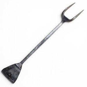 KOVANÁ OBRACEČKA A VIDLIČKA, HISTORICKÁ REPLIKA - KOVANÉ VÝROBKY - KOVÁŘSTVÍ A MINCE