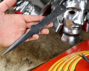 GLADIATOR VRHACÍ NŮŽ ČERNĚNÝ 6MM - VRHACÍ NOŽE - ZBRANĚ
