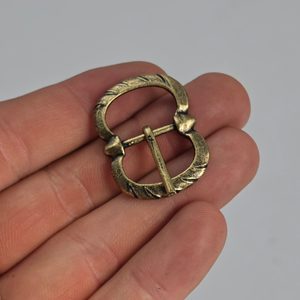 STŘEDOVĚKÁ PŘEZKA NA ŘEMÍNKY, STAROMOSAZ 10MM - SPONY A KOVÁNÍ - SEDLÁŘSTVÍ