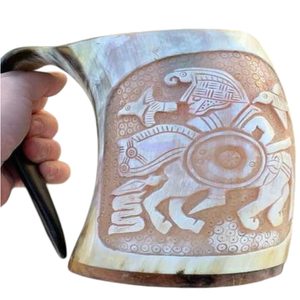 ODIN A SLEIPNIR, VIKINGSKÝ POHÁR Z ROHOVINY - ROHY NA PITÍ - STOLOVÁNÍ
