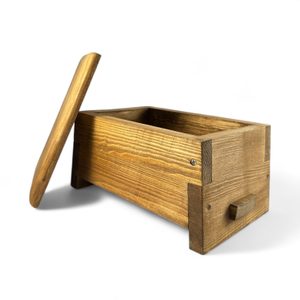 DŘEVĚNÁ HISTORICKÁ TRUHLA BEZ KOVÁNÍ - SOŠKY, RELIÉFY, TRUHLY - HOME DECOR