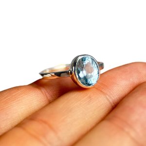 RIVA, PRSTEN, MODRÝ TOPAZ, STŘÍBRO 925/1000 - PRSTENY - STŘÍBRNÉ ŠPERKY