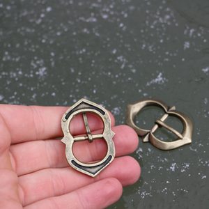 HISTORICKÁ PŘEZKA, STAROMOSAZ 18MM - SPONY A KOVÁNÍ - SEDLÁŘSTVÍ