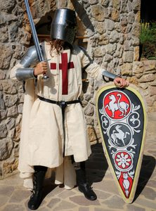 VELMISTR TEMPLÁŘ, KOSTÝM - PŮJČOVNA KOSTÝMŮ - PŮJČOVNA - CELÉ KOSTÝMY - ARCHIV