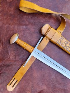 MEČ SVATÉHO HADRIÁNA, 12. STOLETÍ S POCHVOU - STŘEDOVĚKÉ MEČE - ZBRANĚ