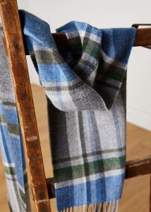ŠÁLA IRSKÁ, FOXFORD BLUE AND GREY LAMBSWOOL SCARF - VLNĚNÉ ŠÁLY - MÓDA