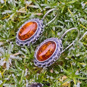 MEDIEVALEUM, STŘÍBRNÉ NÁUŠNICE, JANTAR, AG 925 - ŠPERKY S JANTAREM - STŘÍBRNÉ ŠPERKY