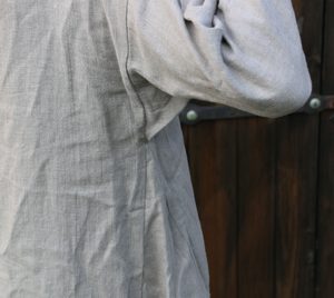 SADA STŘEDOVĚKÉHO ODĚVU - ŽENA 2. POLOVINA 14. STOLETÍ - DÁMSKÉ ODĚVY - MÓDA