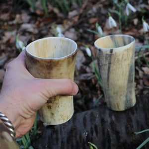 POHÁR Z KRAVSKÉHO ROHU 0,3 L - ROHY NA PITÍ - STOLOVÁNÍ