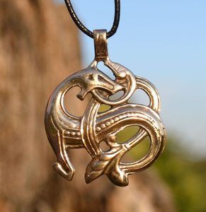 VIKINSKÝ MOŘSKÝ DRAK, BRONZOVÝ AMULET - PŘÍVĚSKY - ŠPERKY