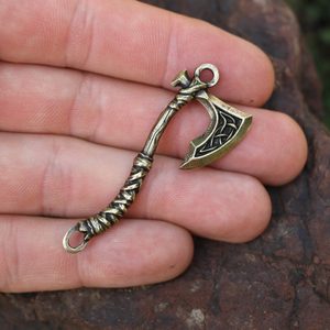 VÁLEČNÁ SEKERA, PŘÍVĚŠEK ZINEK STAROMOSAZ - STŘEDOVĚKÉ AMULETY - ŠPERKY